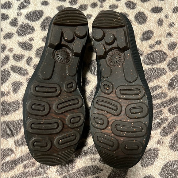 UGG Black Patent Leather Boat Shoe Loafers Waterproof - Picture 4 of 9